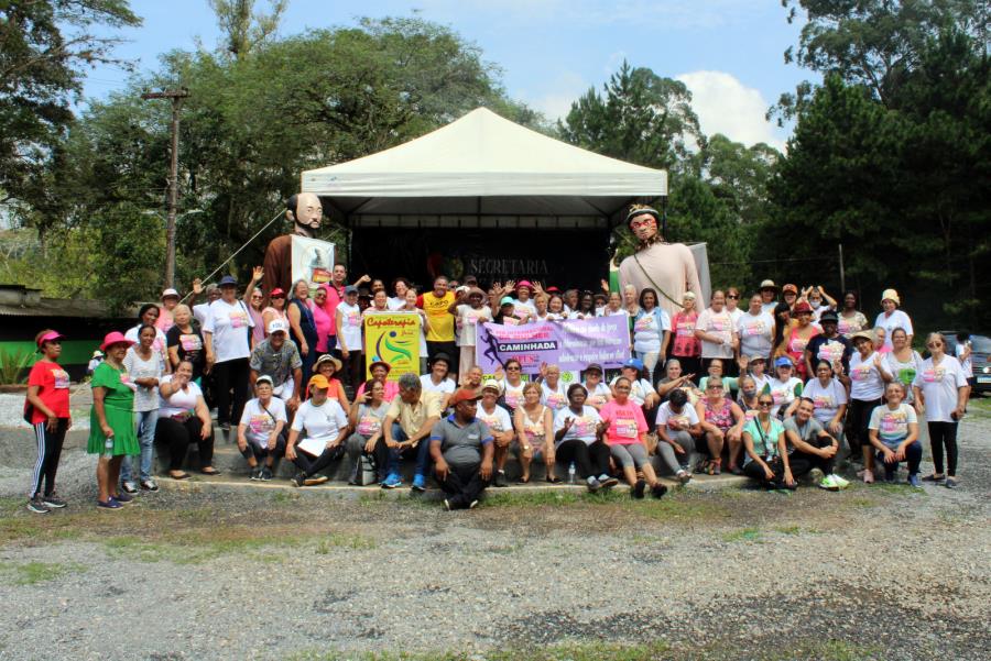 60+: Prefeitura promove Caminhada e Capoterapia no Parque do Povo