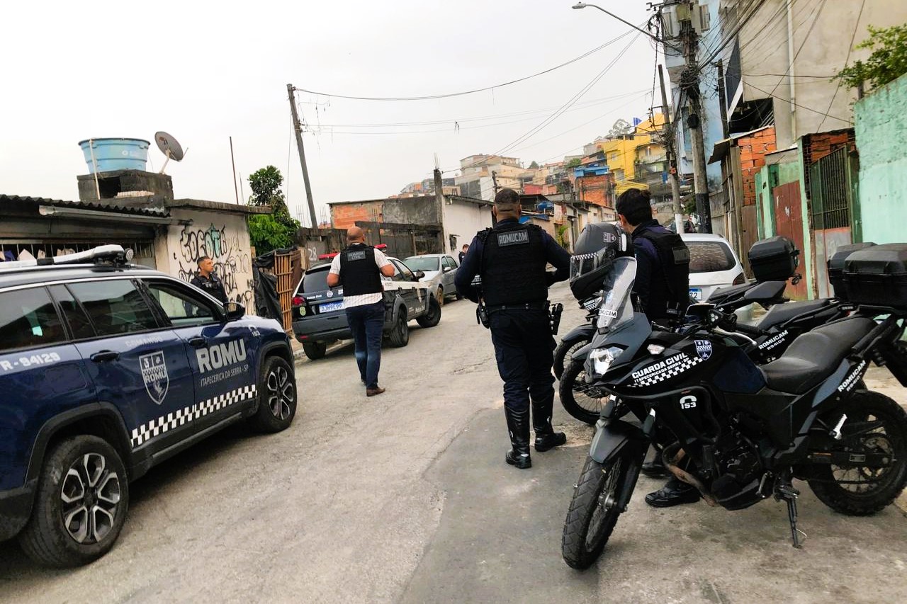 Operação da GCM e Polícia Civil cumpre mandados, combate roubos e tráfico de drogas