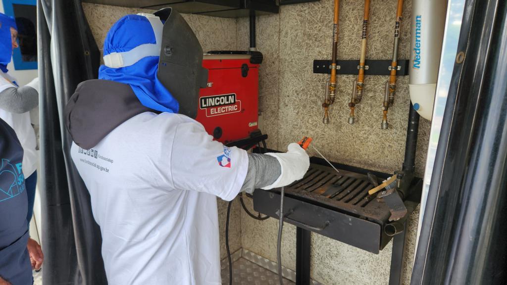 Qualificação profissional: curso gratuito de soldagem é sucesso em Itapecerica da Serra