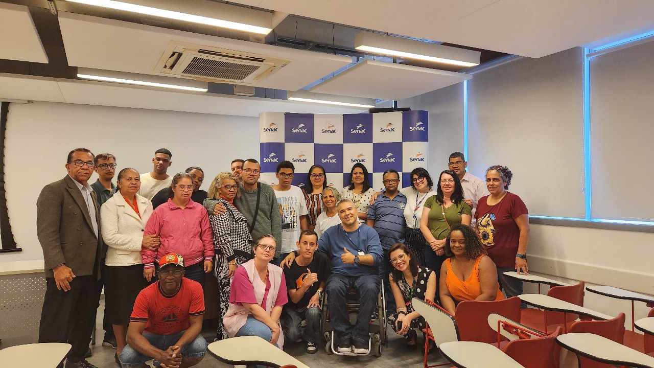 Comitiva de Itapecerica visita Senac Taboão para conhecer curso voltado à pessoa com deficiência