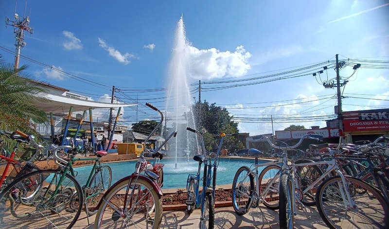 4º Encontro de Bicicletas Antigas foi atração no último domingo na Praça da Fonte