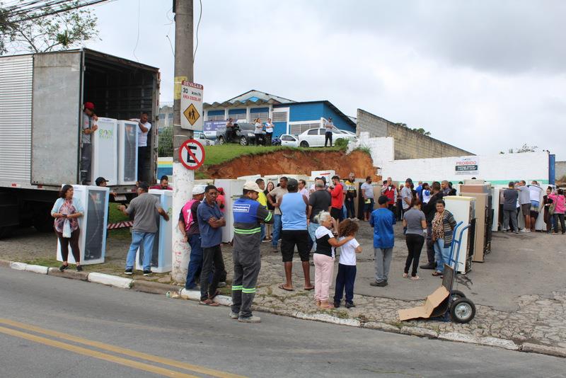 Itapecerica da Serra realiza entrega no programa “Enel Compartilha Eficiência”