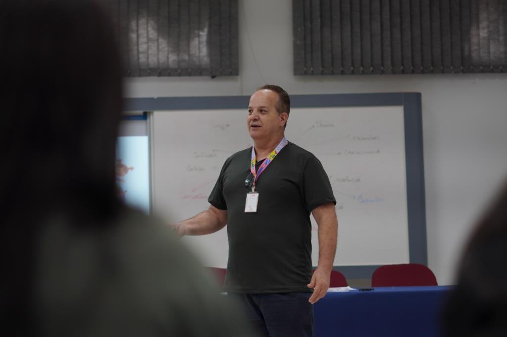 Diretores e orientadores pedagógicos participam de formação sobre gestão escolar com SESI