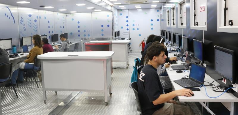 Prefeitura de Itapecerica da Serra e SENAI dão início a cursos gratuitos na área de T.I.