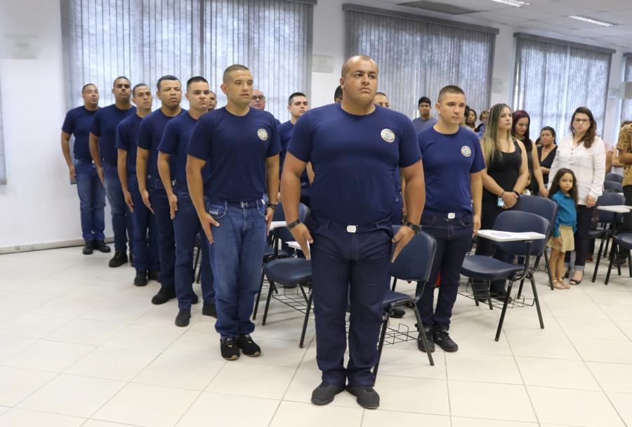 GCM de Itapecerica ganha 14 guardas e chega a cem integrantes