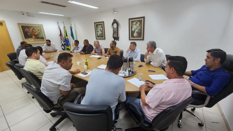 Prefeitura se reúne com presidente da Enel para solicitar melhorias no fornecimento de energia na cidade