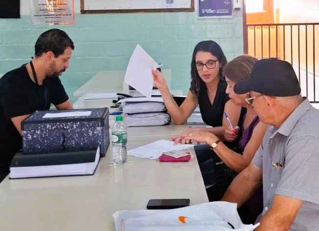 Famílias do Núcleo Balbina I – Tallone assinam documentos para Regularização Fundiária