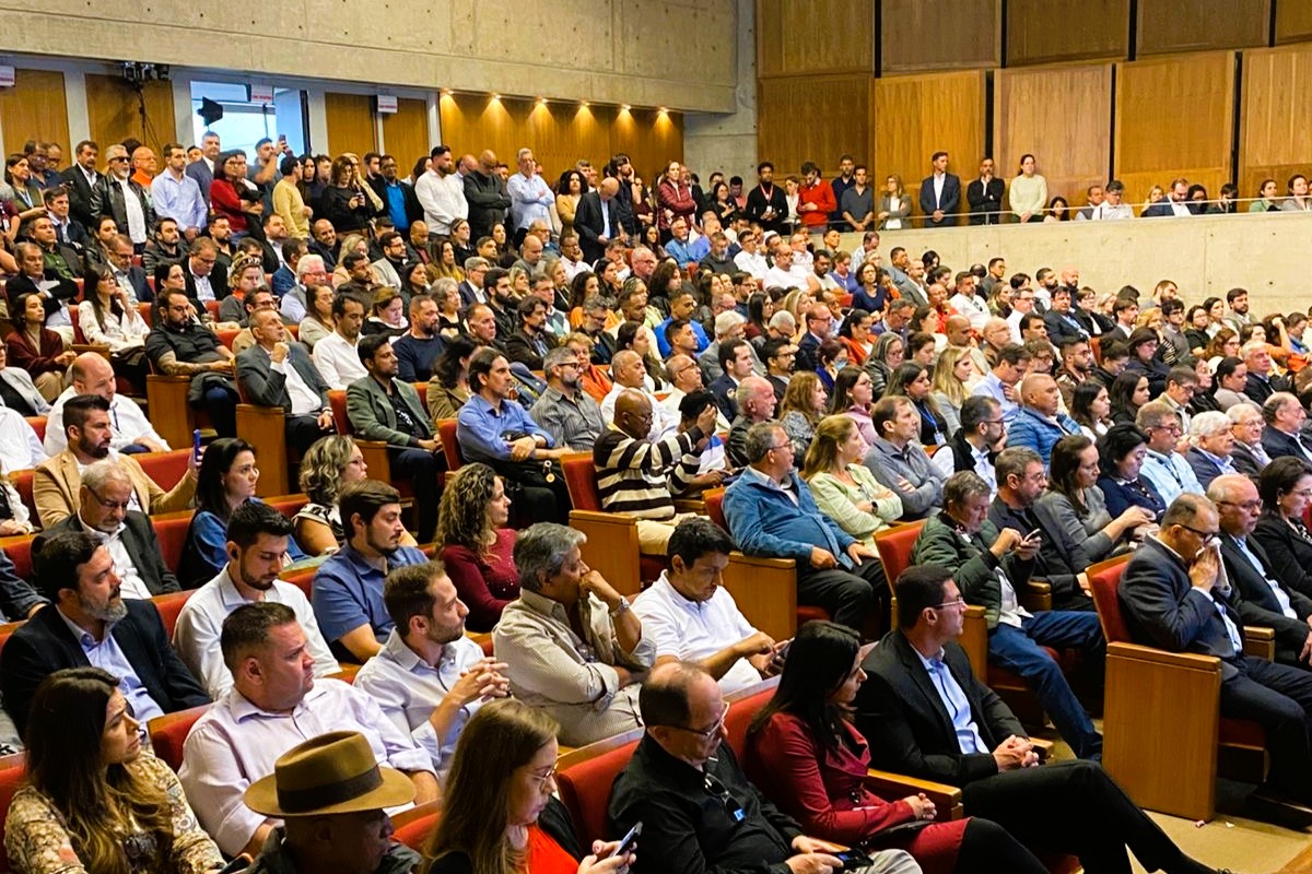 Itapecerica da Serra participa de evento da CDHU que define diretrizes do Plano de Desenvolvimento Urbano e Habitacional