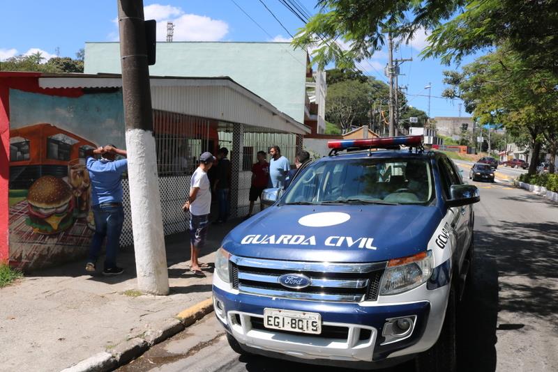 Combate ao Coronavírus: Prefeitura fiscaliza fechamento dos comércios