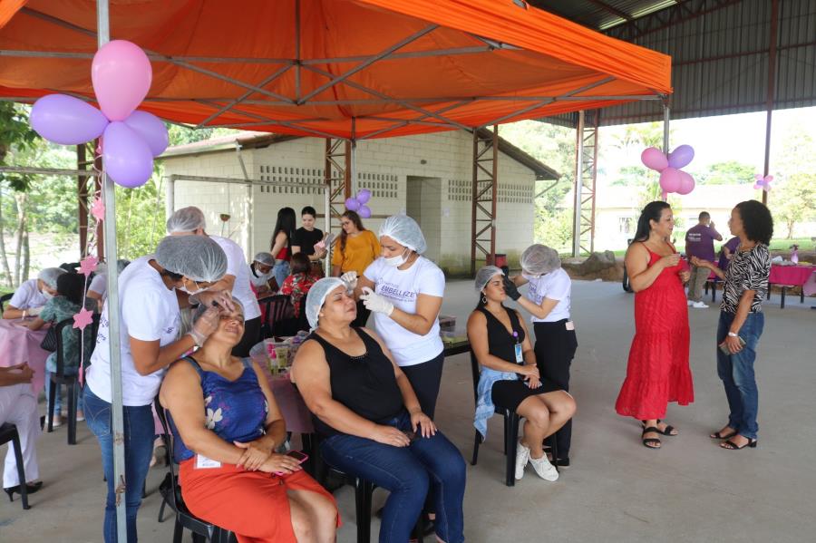Prefeitura realiza ações de beleza e saúde voltadas para as mulheres
