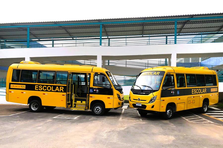 Itapecerica da Serra é contemplada com dois novos ônibus para Educação