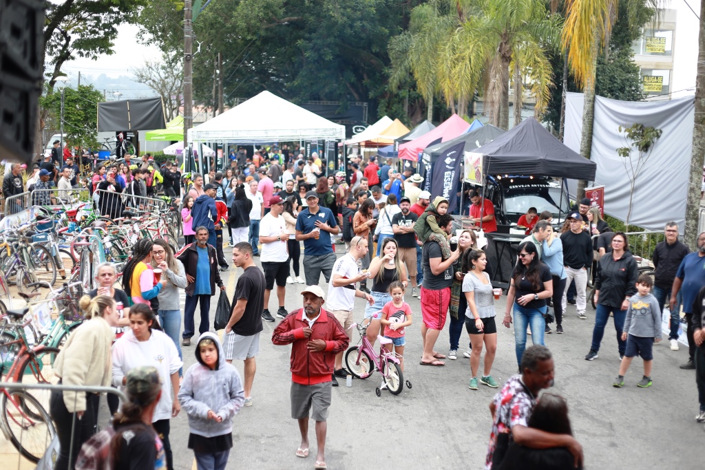 2º Encontro de Bicicletas Antigas é realizado em Itapecerica da Serra
