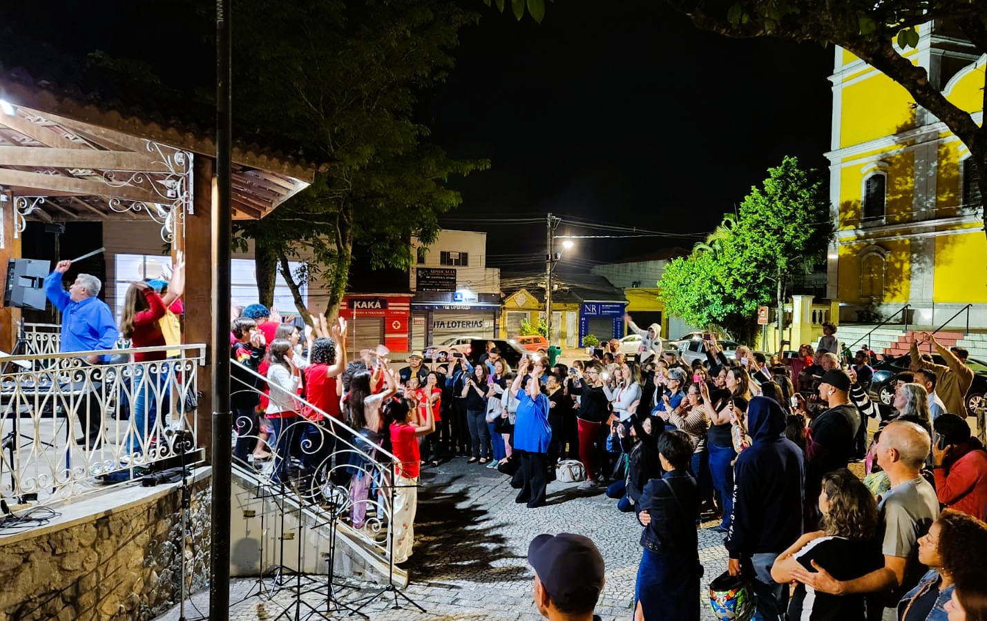 Tradição e emoção: CMIC celebra 131 anos com apresentação no Largo da Matriz