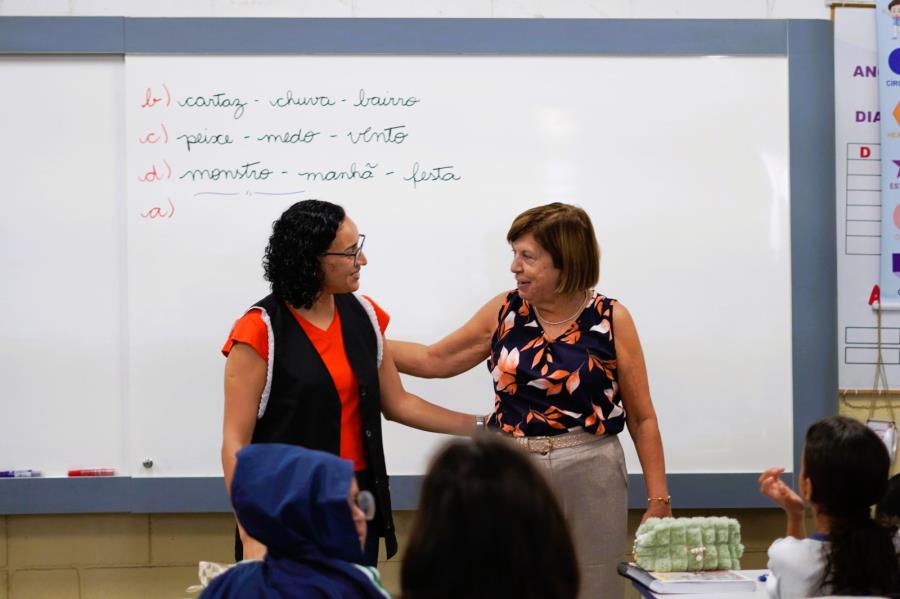Secretária de Educação visita Escola Municipal Araucária e reforça compromisso com a qualidade do ensino