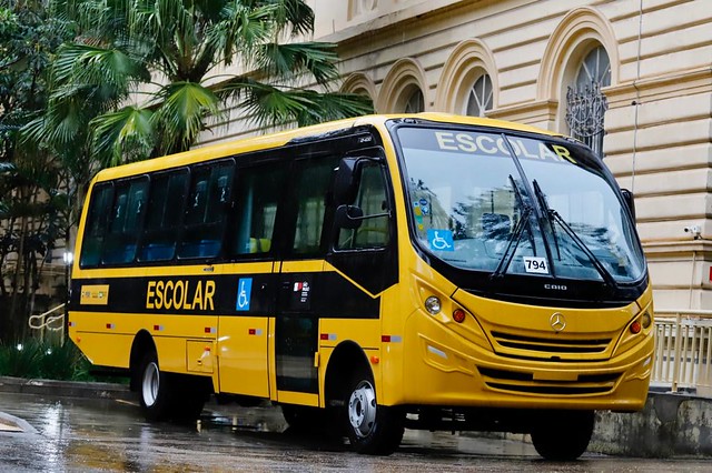 Conquista: Prefeitura recebe novo ônibus para frota escolar