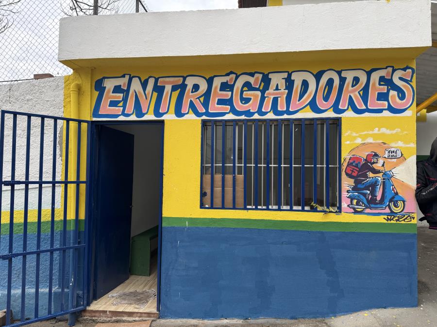 Prefeitura inaugura ponto de apoio aos entregadores no centro da cidade