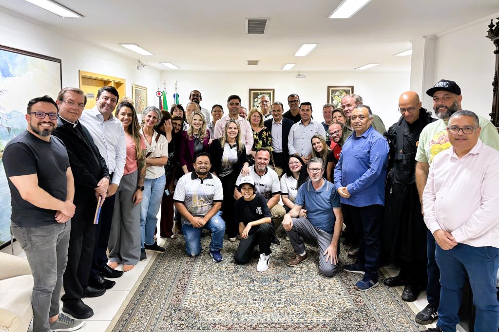 Itapecerica da Serra recebe, pela primeira vez, a visita do Secretário de Turismo do Estado de São Paulo