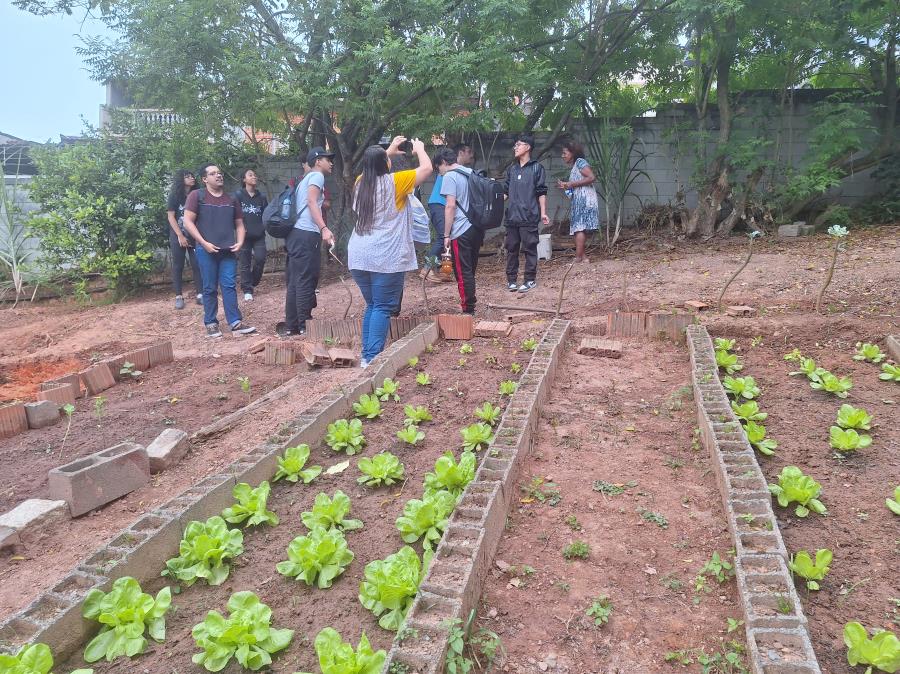 E.E. Joaquim Fernando Paes de Barros Neto recebe Projeto Horta nas Escolas