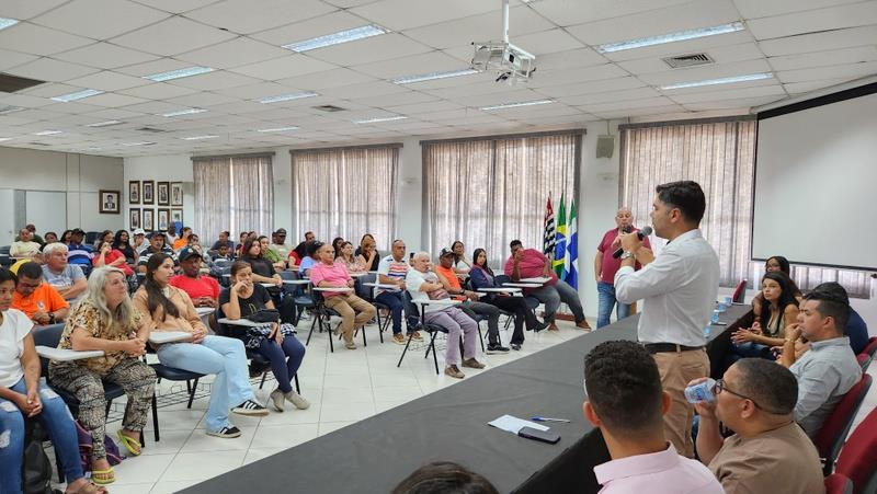 Prefeitura de Itapecerica da Serra entrega certificados a bolsistas da Frente de Trabalho em curso de Empreendedorismo