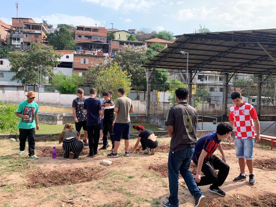E.E. Jardim Montesano recebe Projeto Horta na Escola