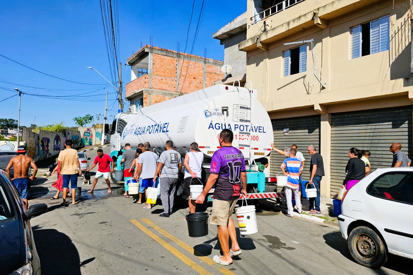 Após reparo na adutora, abastecimento começa a se normalizar em Itapecerica da Serra