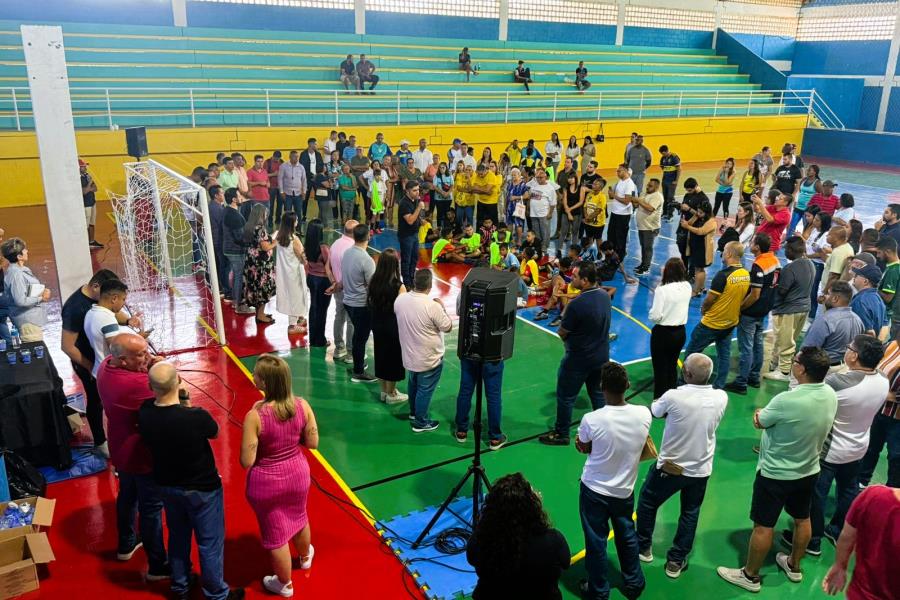 População do Jacira ganha Ginásio de Esportes reformado