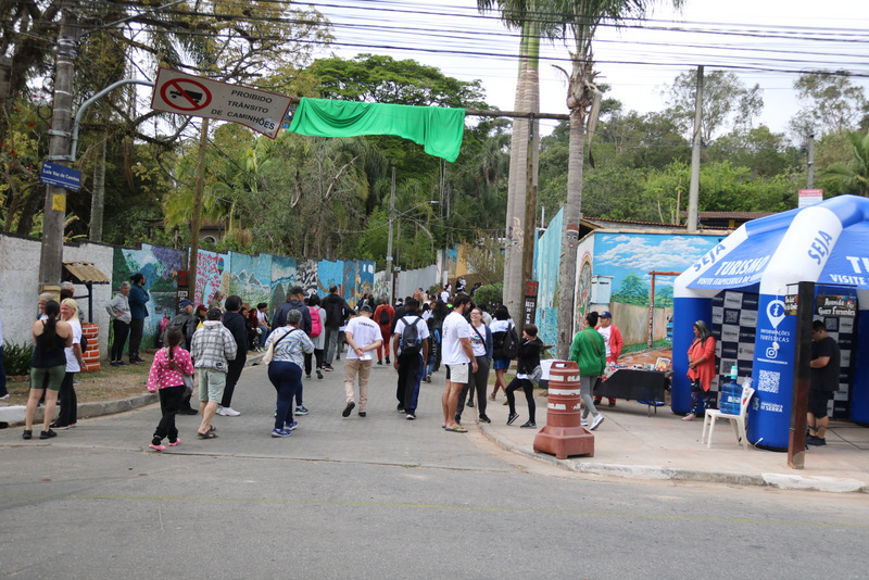 Terceiro Passeio do Beco do Embu Mirim reúne mais de 200 participantes