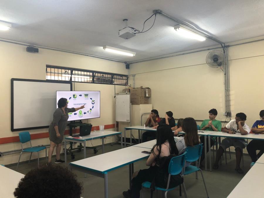 E.E. Jardim Montesano recebe Projeto É Tempo de Reciclar