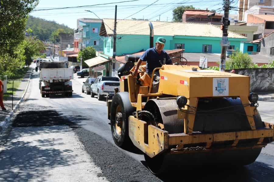 Prefeitura de Itapecerica da Serra leva trabalho da Secretaria de Serviços para a região central da cidade 