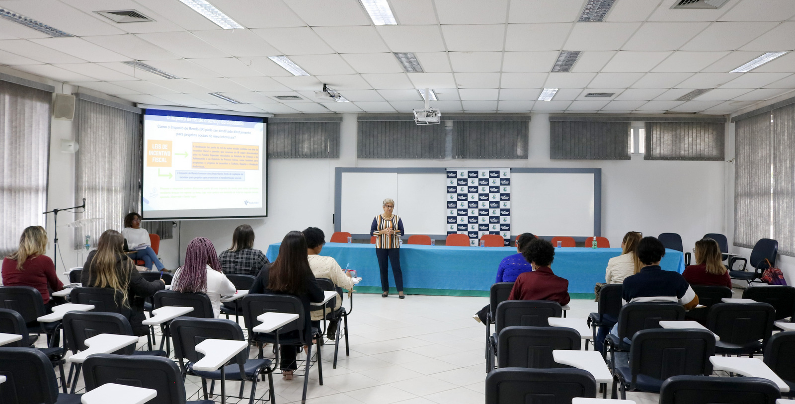 Conselho da Criança e do Adolescente promove palestra com empresários e contadores do município