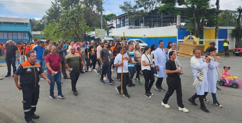 1ª Caminhada de Fé e Gratidão reúne centenas de pessoas no Parque da Lagoa