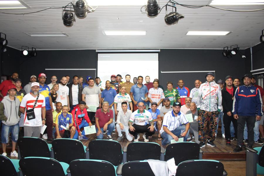 Prefeitura realiza homenagem aos Times de Futebol de Várzea da cidade