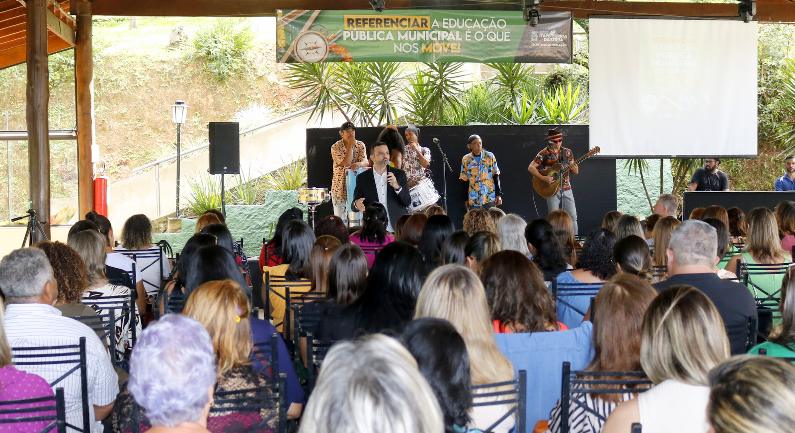 Homenagens, diretrizes e confraternização marcam o encontro de Diretores e Orientadores Pedagógicos