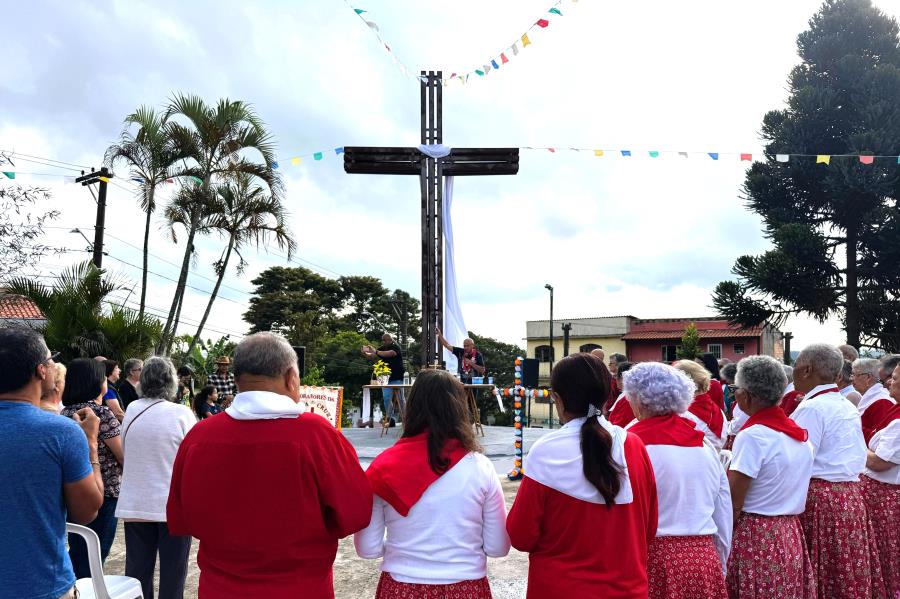 Reza de Santa Cruz: cerimônia com mais de nove décadas celebra fé e tradição no mês de aniversário de Itapecerica da Serra