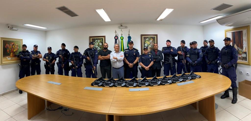 Mais segurança: GCM recebe novo armamento
