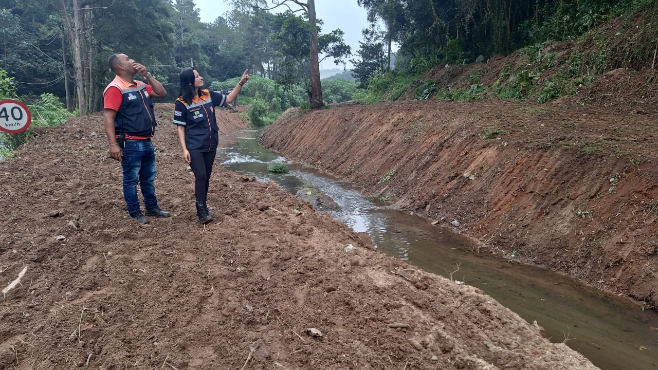 Defesa Civil supervisiona obras de desassoreamento