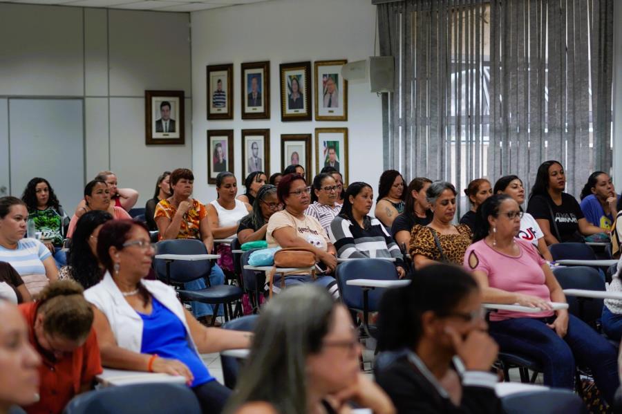 Reunião de Alinhamento das Merendeiras das Unidades Escolares é realizada na prefeitura