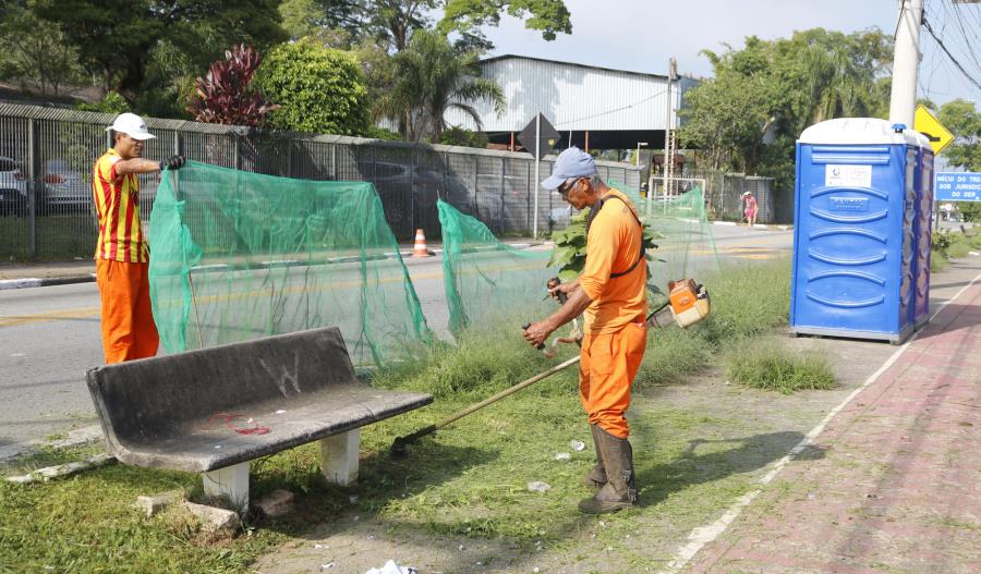 Frente de Trabalho atua em importante avenida da cidade