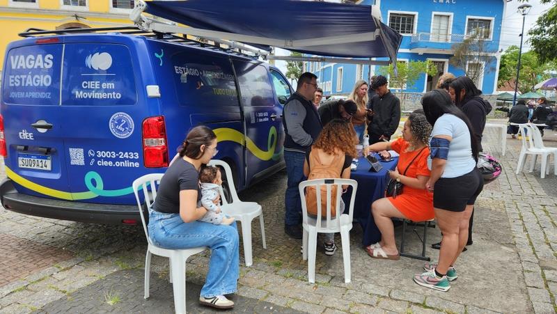 CIEE em Movimento chega a Itapecerica da Serra com oportunidades de estágio e inserção no mercado de trabalho