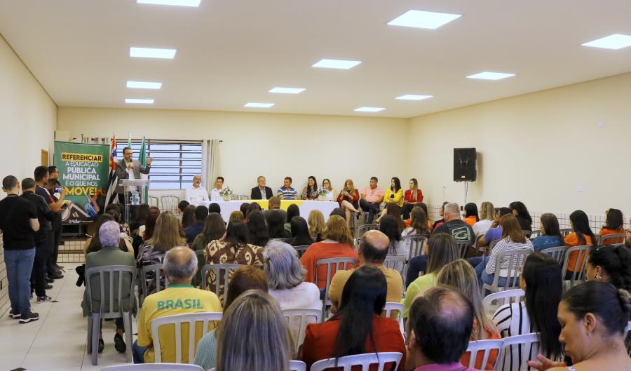 Prefeitura entrega creche para a comunidade do Parque Paraíso