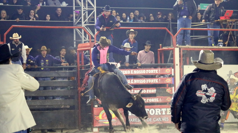 45ª Festa do Peão de Boiadeiro de Itapecerica da Serra encerra edição com absoluto sucesso