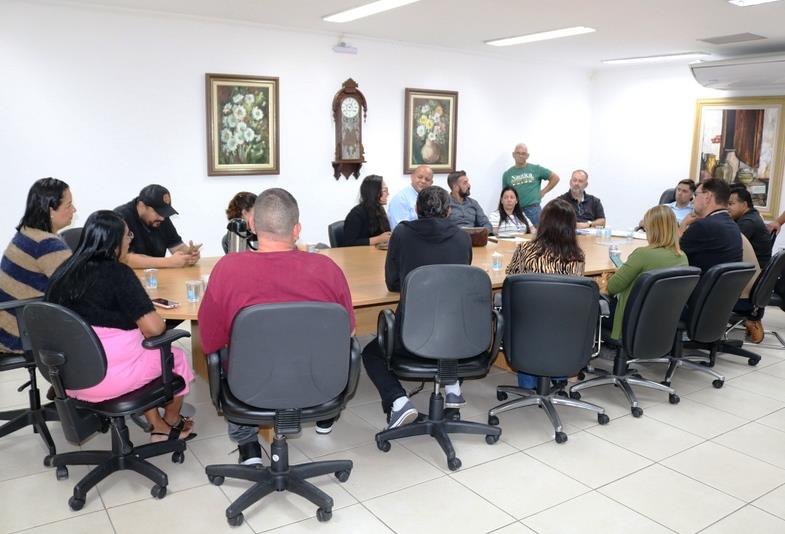 Prefeito recebe moradores da Lagoa para tratar de avanços no bairro