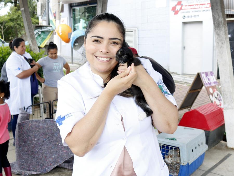 Prefeitura realiza Feira de Adoção de Cães e Gatos