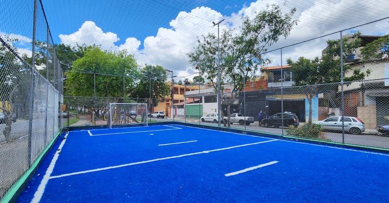 Prefeitura entrega reforma das quadras esportivas da Avenida Itália