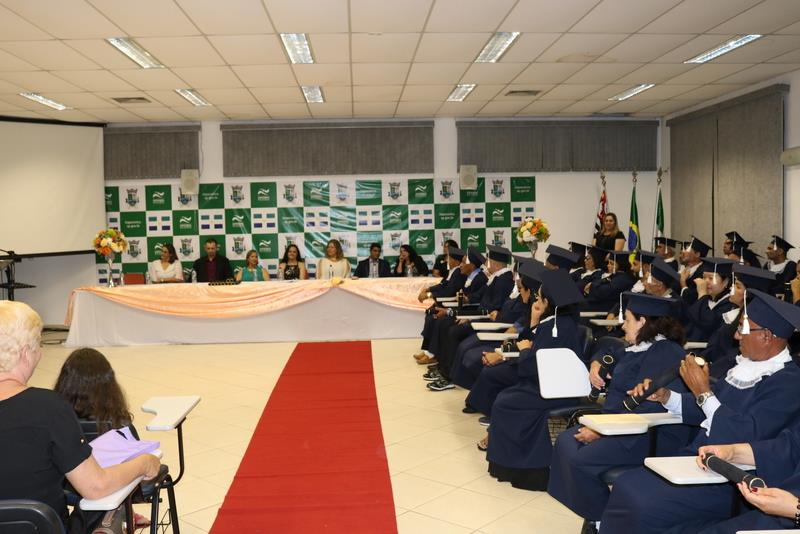 Formatura do EJA é realizada no Complexo Administrativo