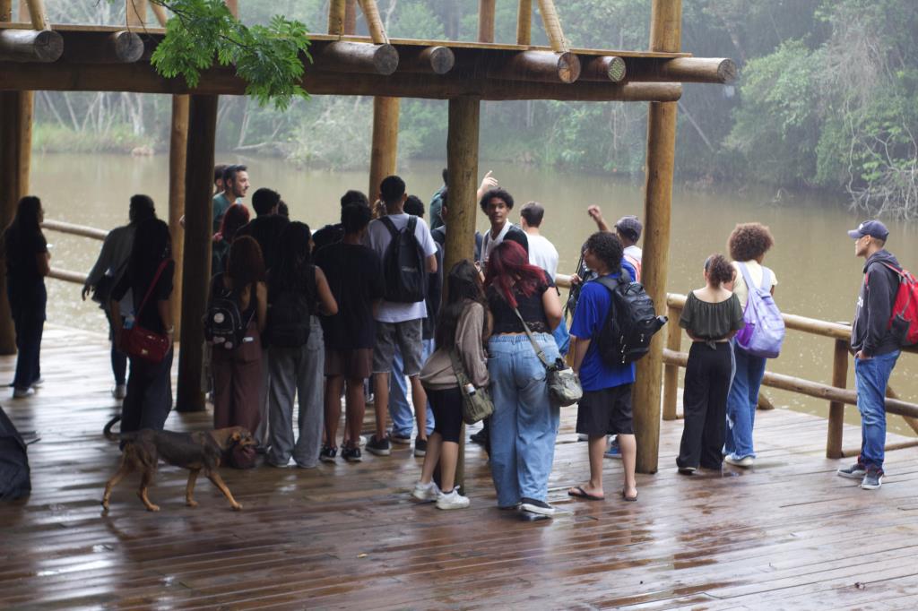 Dia da Água: Secretaria de Meio Ambiente promove ação com adolescentes no Parque da Represinha