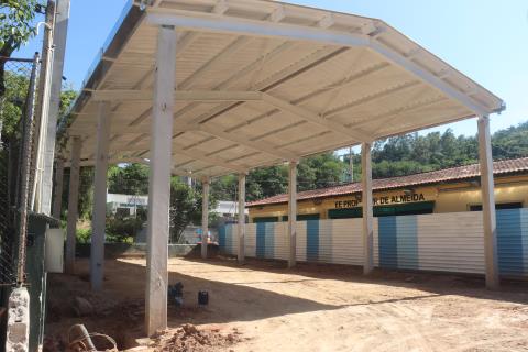 05-12-2025 Escola Estadual Professora Nair de Almeida-cobertura da quadra poliesportiva(7)