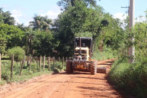 25-11-2025 Estrada Municipal Claudio De Andrea Corsetti_zeladoria(3)