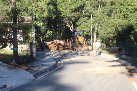 12-08-2025 Rua Waldemar da Costa Gomes-zeladoria extensão de rede(2)