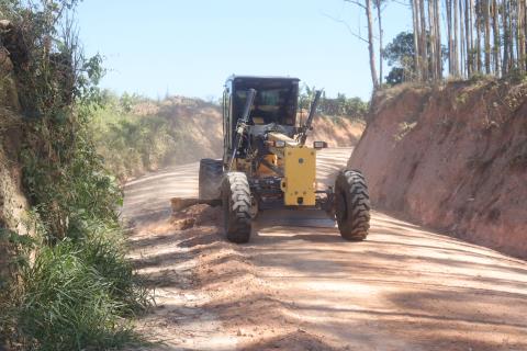 1º-12-2025 Estrada Municipal Egisto Fruchi-zeladoria(10)